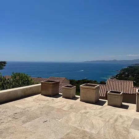 Mazet Syrah Сasa de vacaciones
